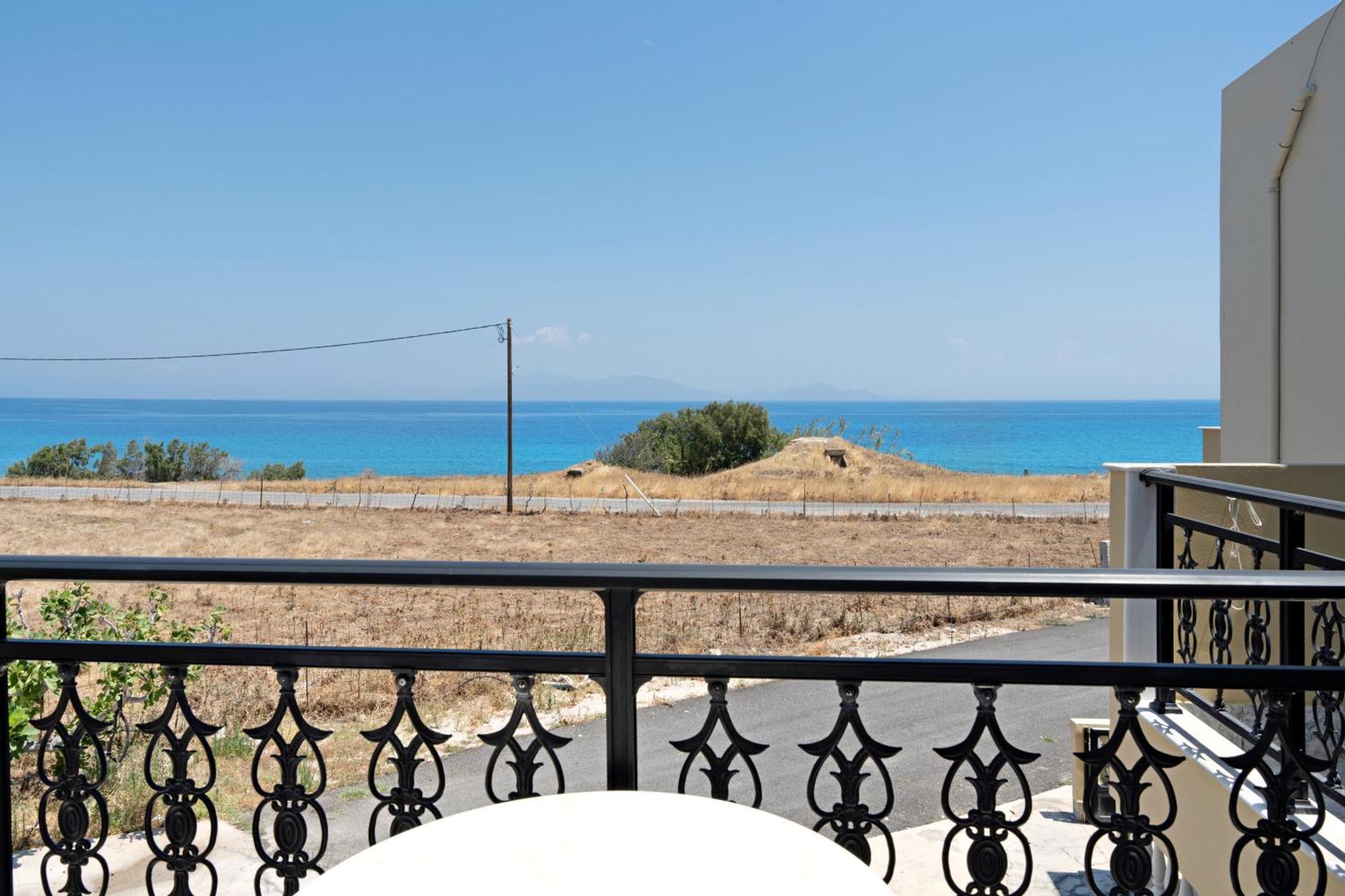 Athina Seaside Lägenhet Kardamena  Exteriör bild